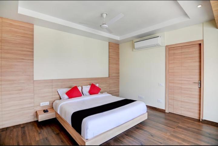 Triton Inn Lucknow Extérieur photo